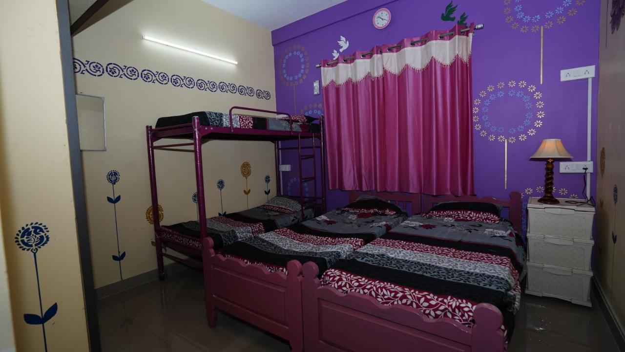 Easvari Grand Pg For Women - Female Only Vandrehjem Chennai Eksteriør billede