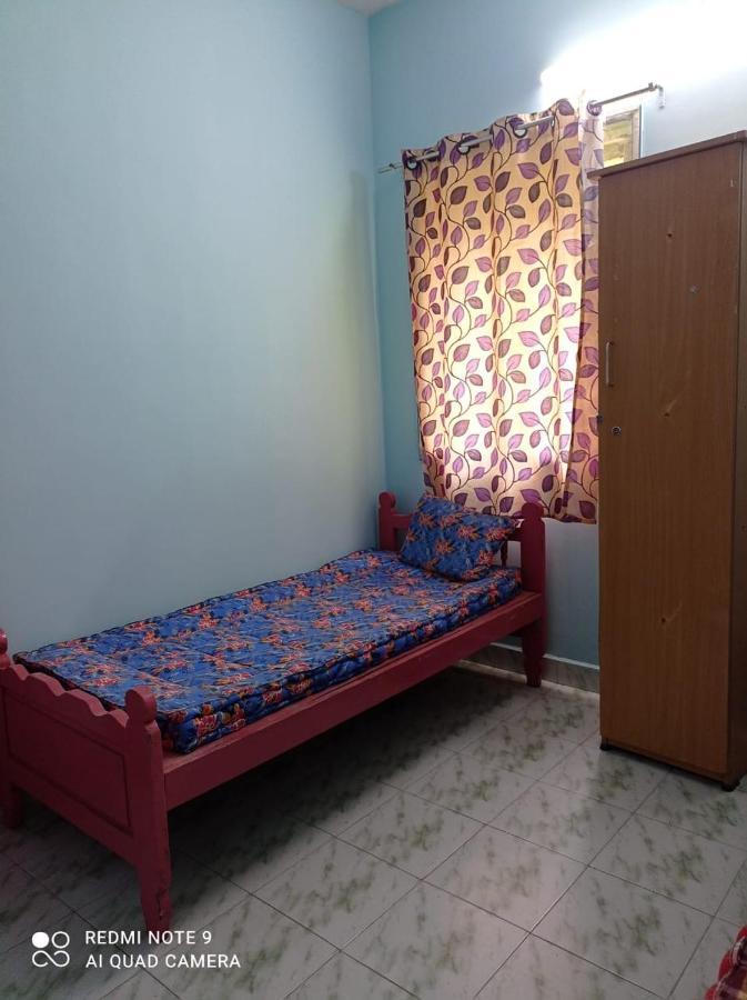 Easvari Grand Pg For Women - Female Only Vandrehjem Chennai Eksteriør billede